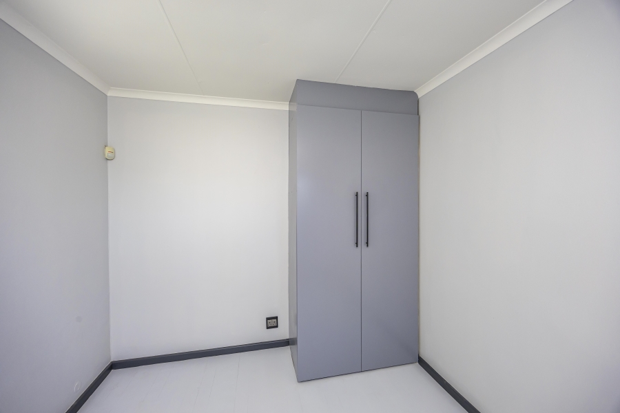 To Let 3 Bedroom Property for Rent in Beacon Bay Eastern Cape